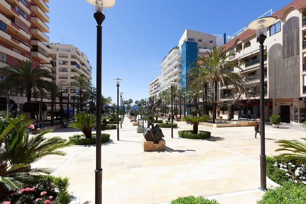 Marbella Beach & Center 0*,  Spain